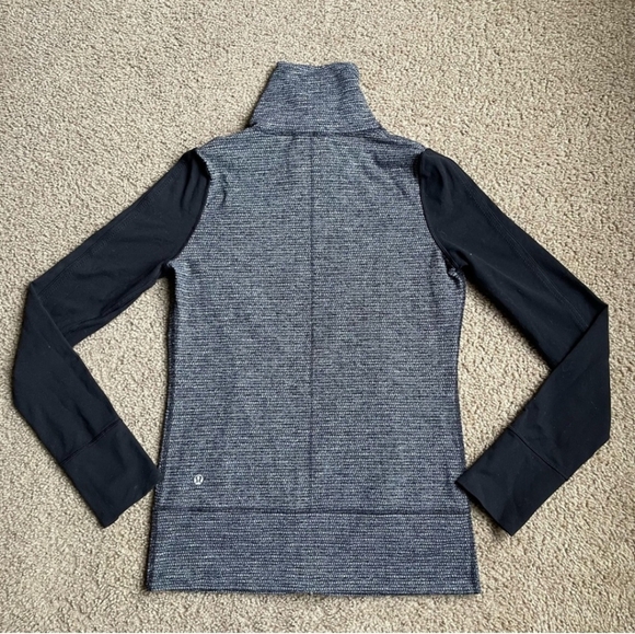Lululemon Full Zip Size 2 - Picture 5 of 5